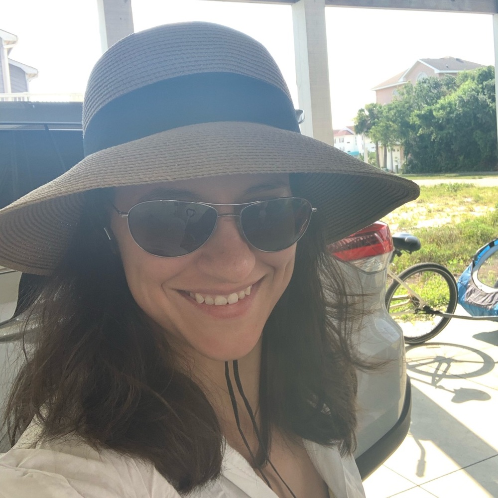 Meet your Posher, Alyssa